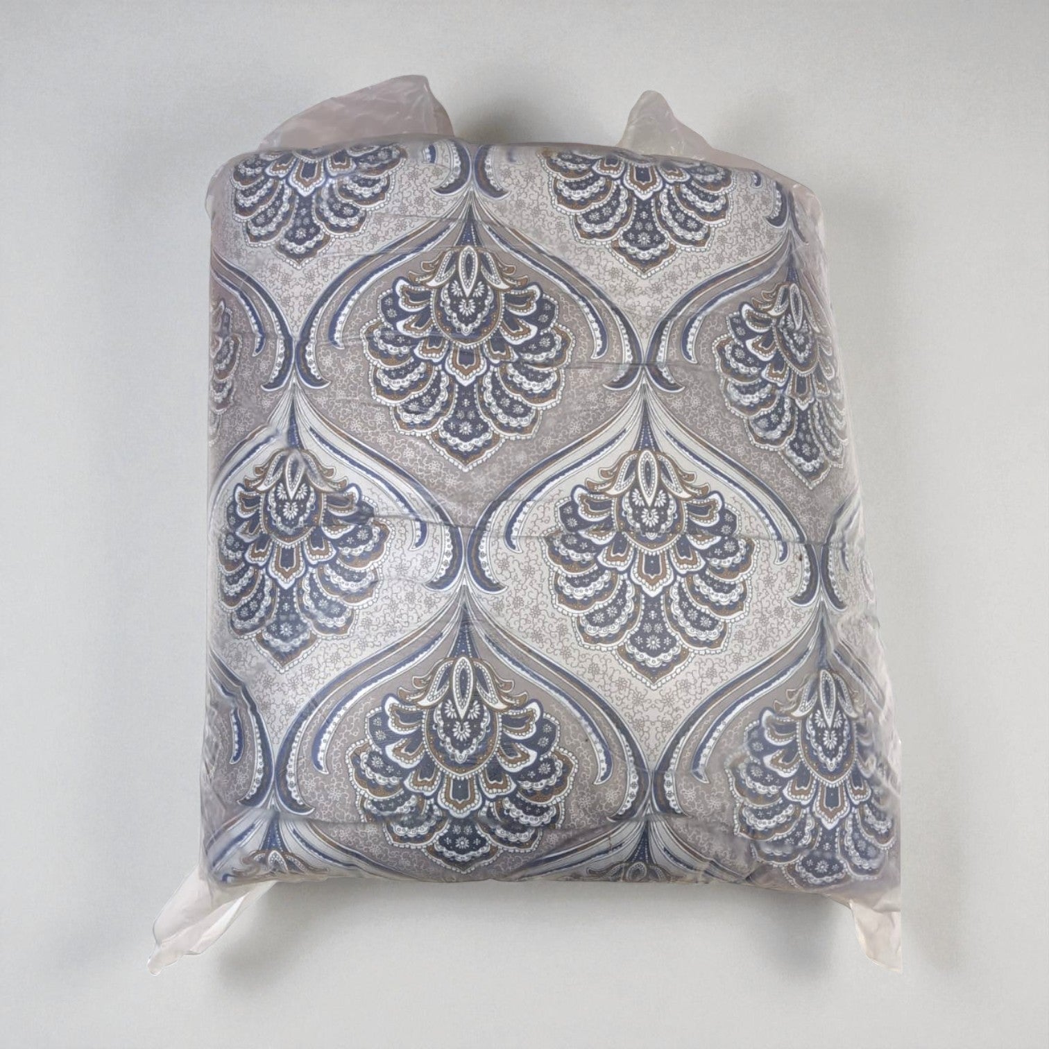 Razi Razai [King] - Quilts & Comforters - PKR 9,000